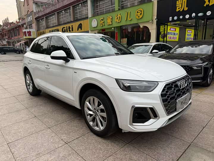 Фото 3 - Audi Q5L
