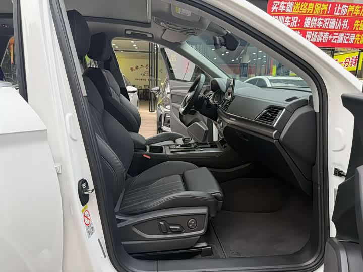 Фото 6 - Audi Q5L