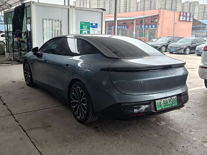 Фото 6 - Zeekr 007