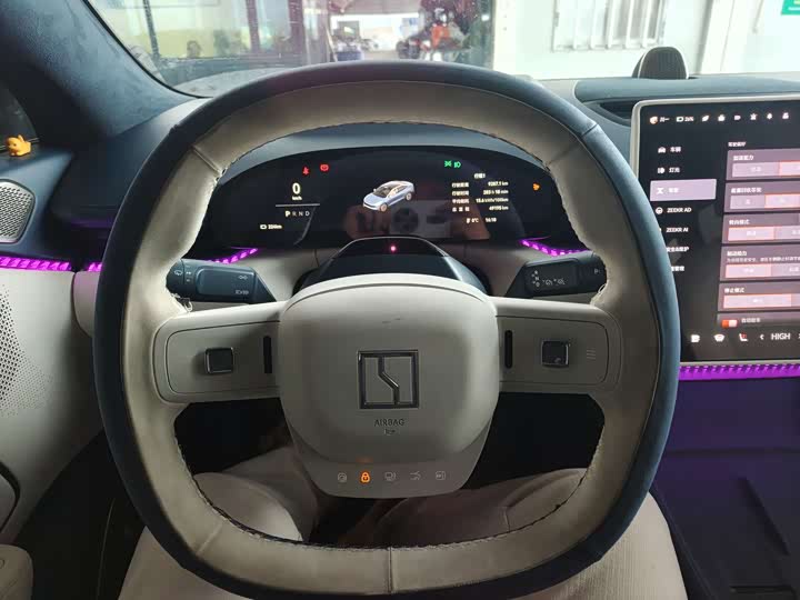 Фото 9 - Zeekr 007