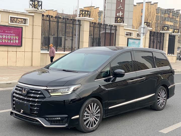 Фото 1 - Honda Elysion