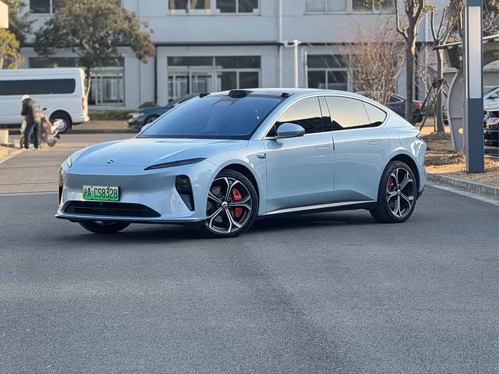 Фото 1 - Nio ET5