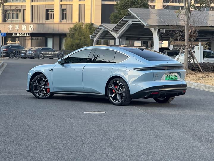 Фото 2 - Nio ET5