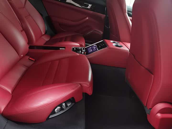 Фото 3 - Porsche Panamera