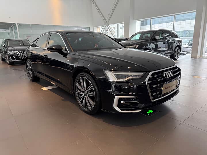 Фото 4 - Audi A6L