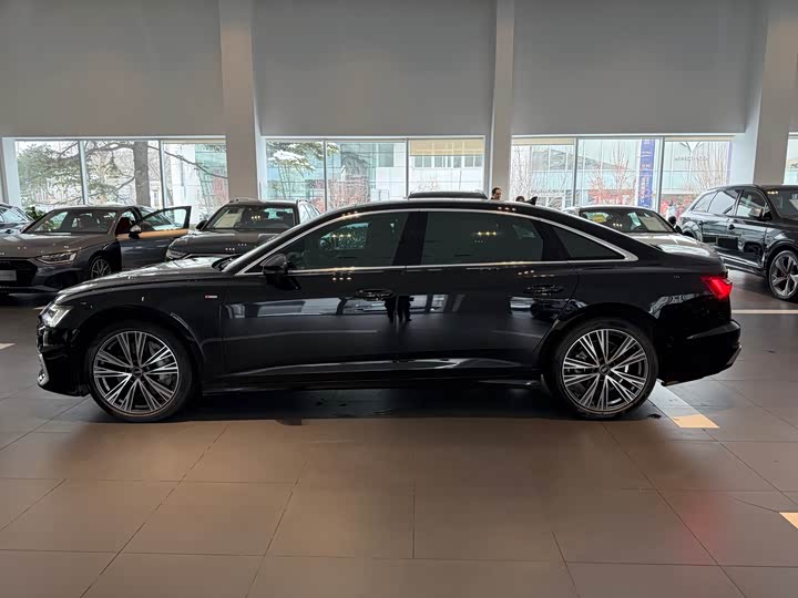 Фото 5 - Audi A6L