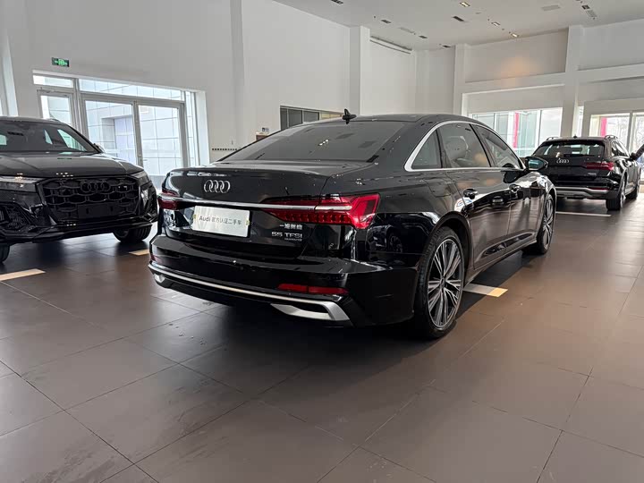 Фото 8 - Audi A6L