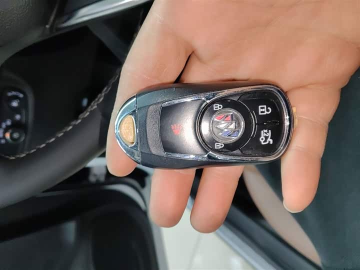 Фото 9 - Buick Regal