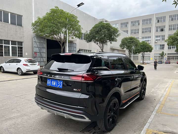 Фото 6 - Geely Atlas