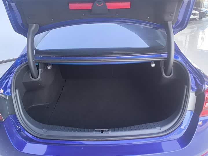 Фото 4 - Hongqi H5