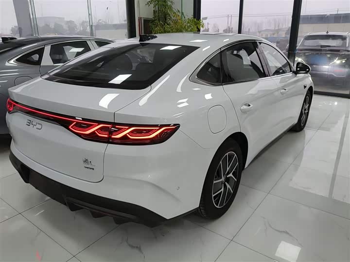 Фото 7 - BYD Qin L