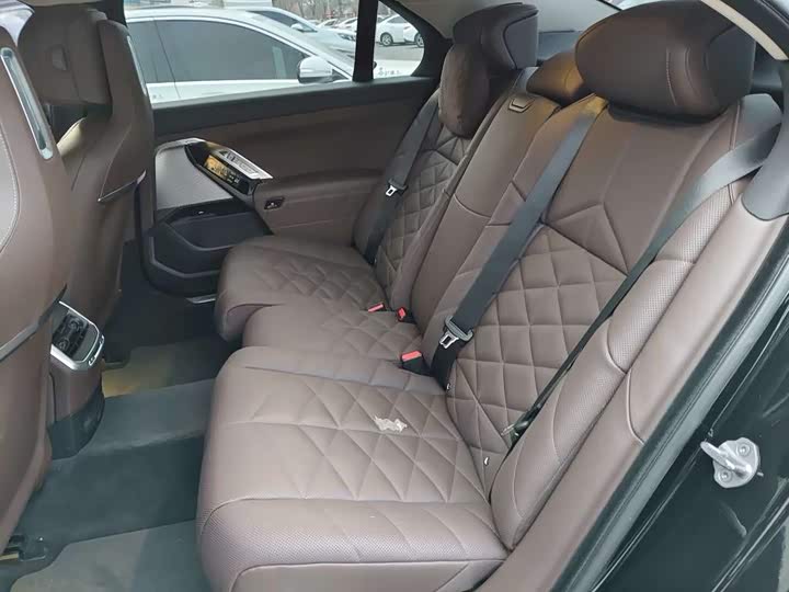 Фото 4 - BMW 7 Series