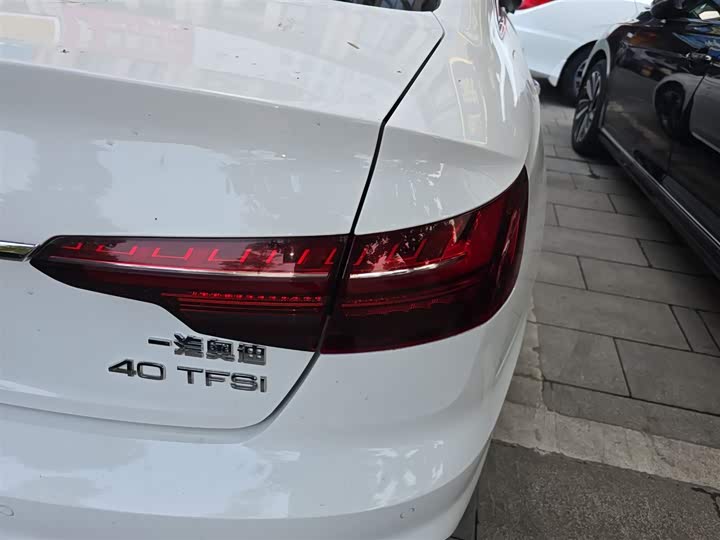 Фото 8 - Audi A4L