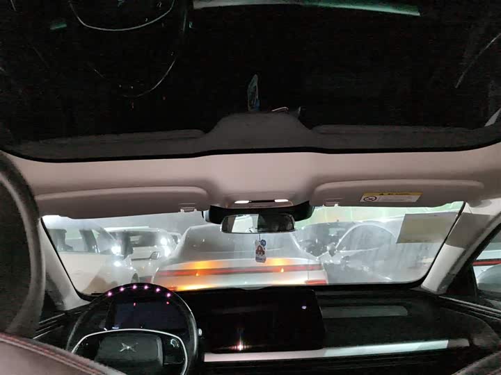 Фото 8 - XPeng P7