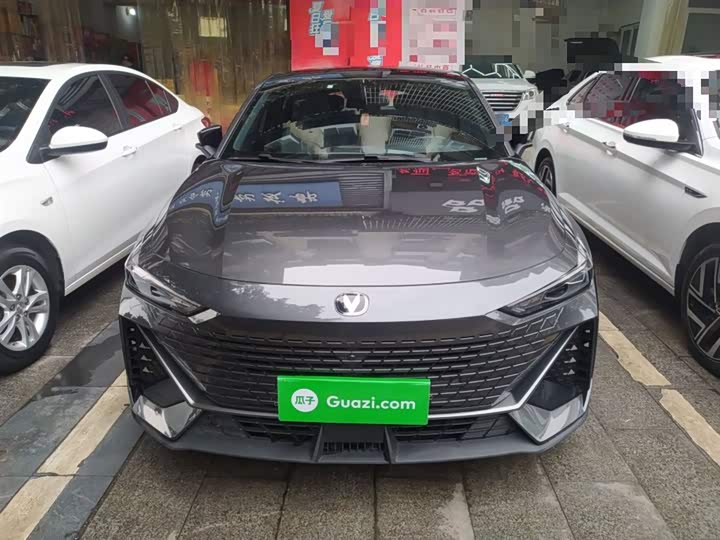 Фото 3 - Changan UNI-V