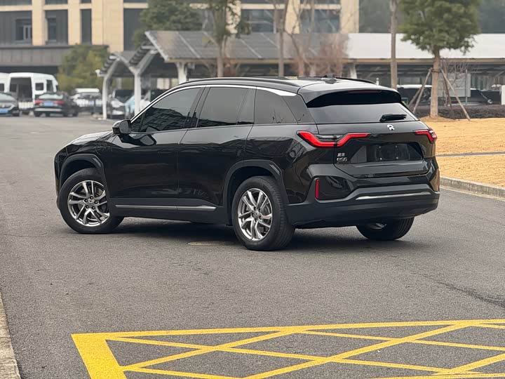 Фото 4 - Nio ES6