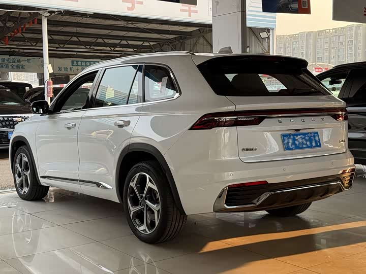 Фото 3 - Geely Monjaro