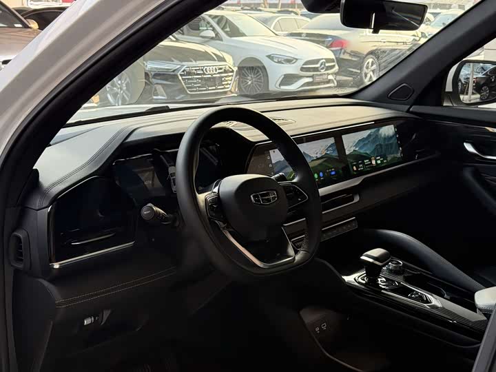 Фото 5 - Geely Monjaro