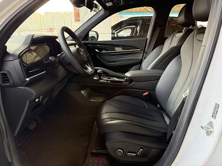 Фото 6 - Geely Monjaro