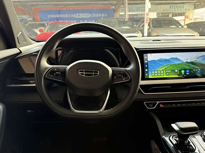 Фото 8 - Geely Monjaro