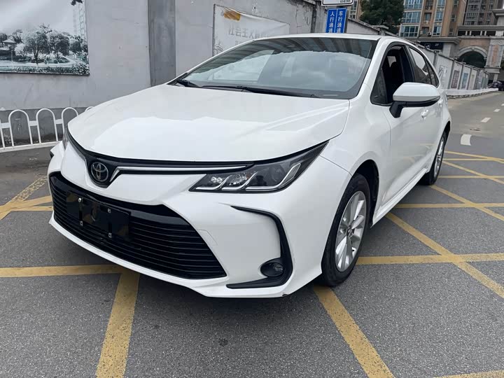 Фото 3 - Toyota Corolla