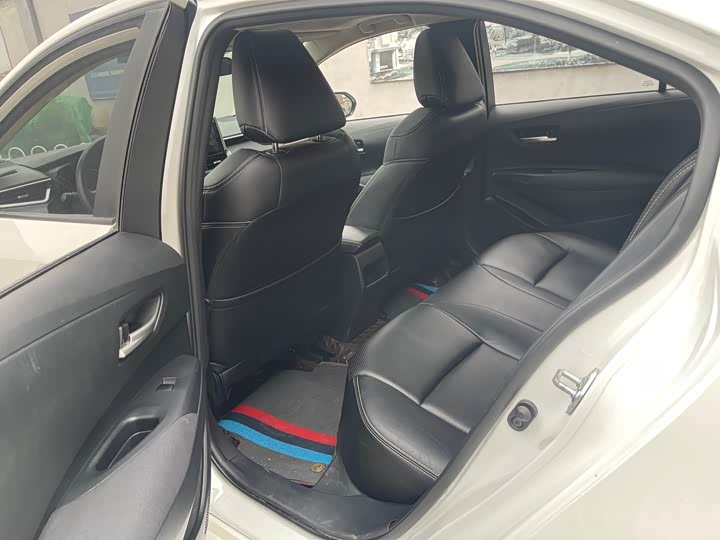 Фото 6 - Toyota Corolla