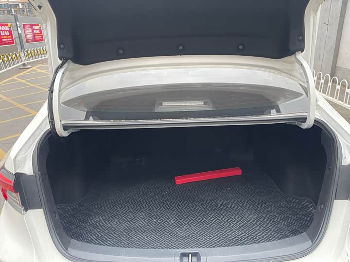 Фото 7 - Toyota Corolla