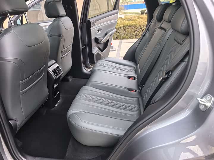 Фото 9 - BYD Song L DM-i Hybrid