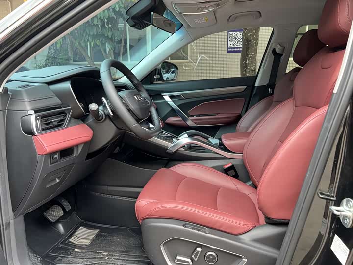 Фото 7 - Geely Atlas