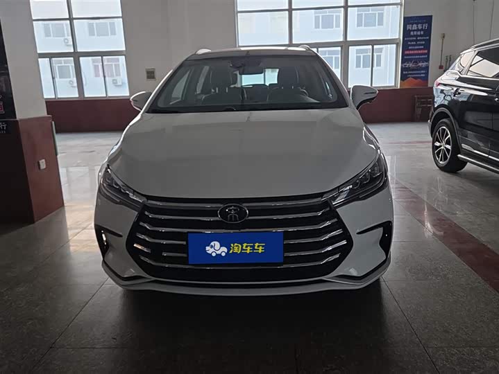 Фото 2 - BYD Song Max