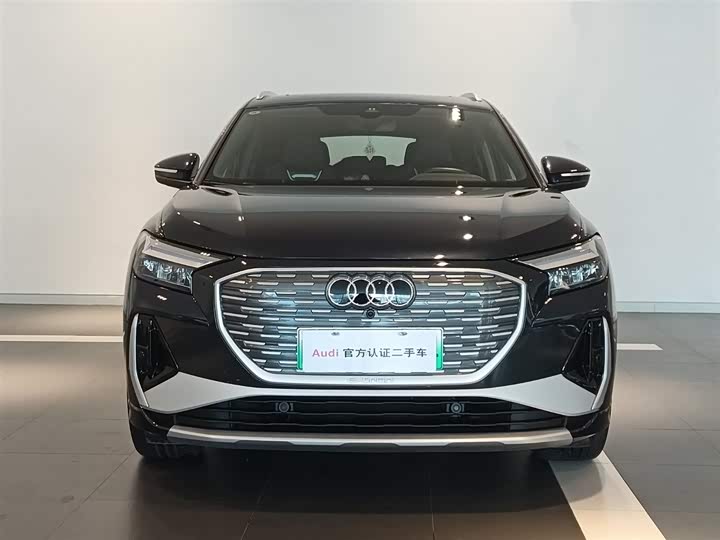 Фото 2 - Audi Q4 e-tron