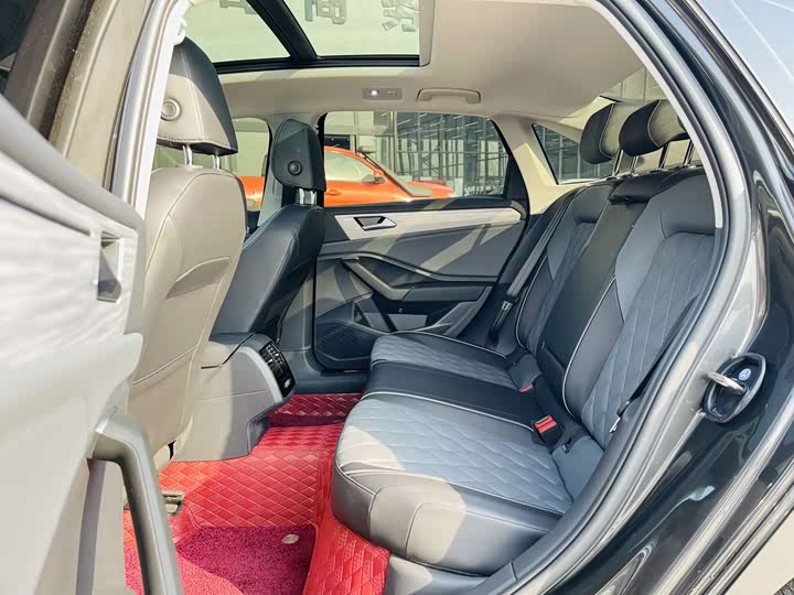 Фото 6 - Volkswagen Sagitar L