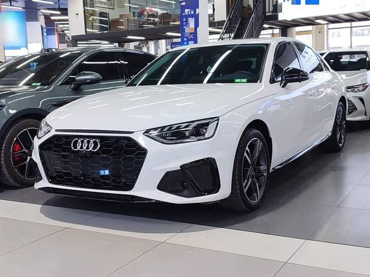 Фото 1 - Audi A4L