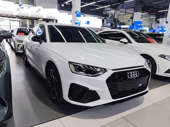 Фото 4 - Audi A4L