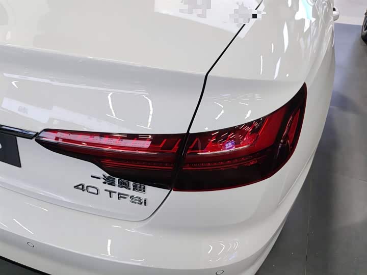 Фото 8 - Audi A4L