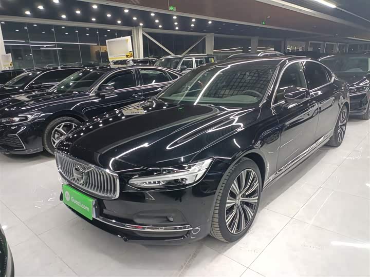 Фото 1 - Volvo S90