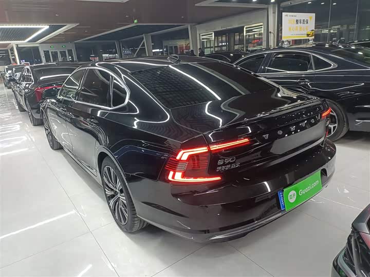 Фото 5 - Volvo S90