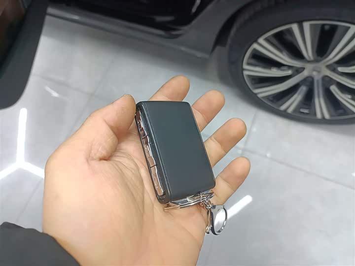 Фото 9 - Volvo S90