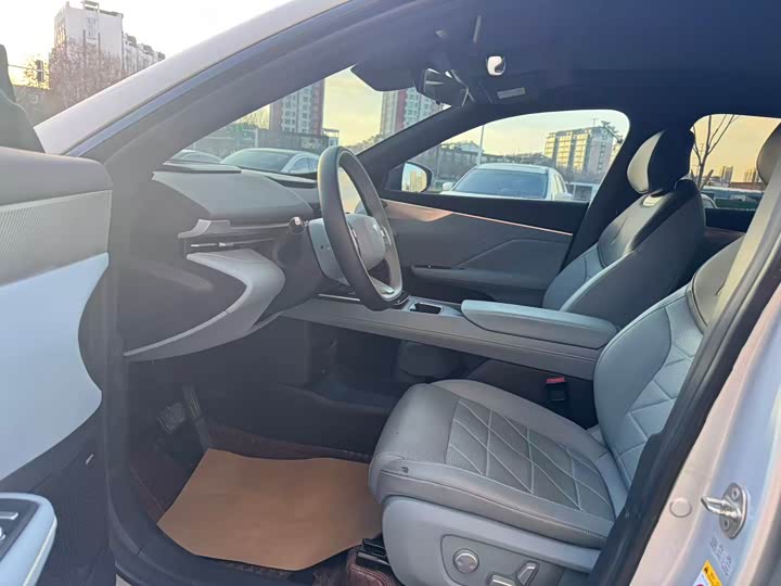 Фото 4 - Changan Deepal S05