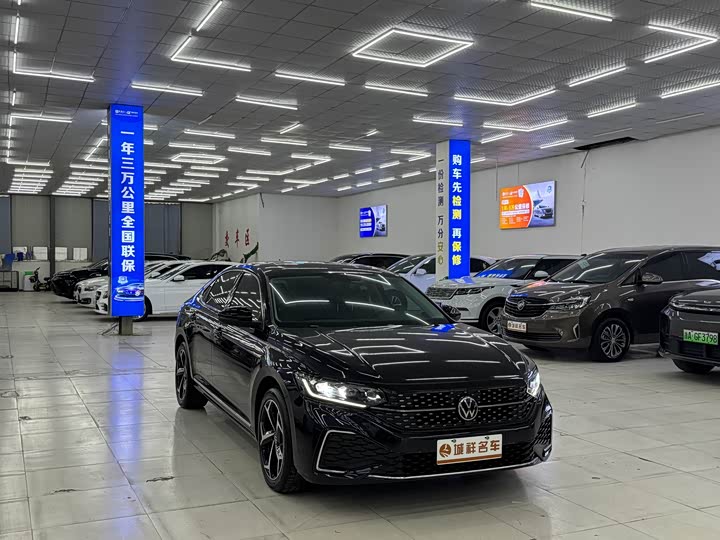 Фото 1 - Volkswagen Passat