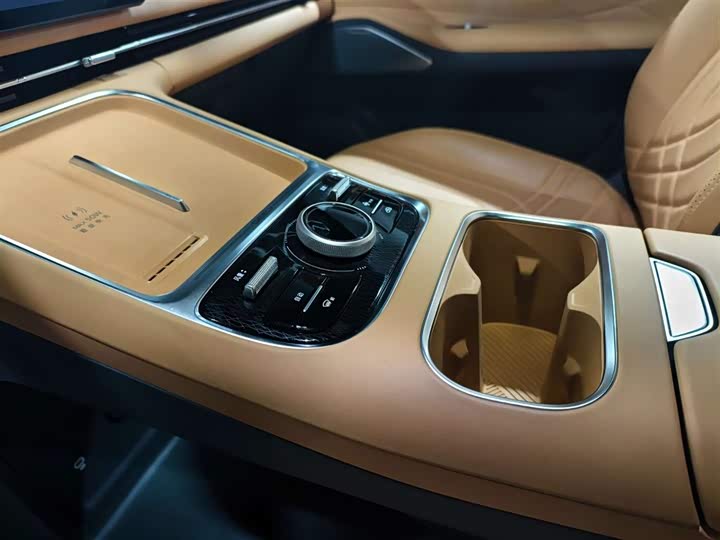 Фото 9 - Geely Galaxy Starship 7