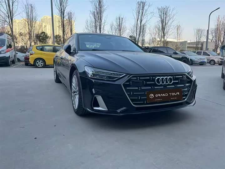 Фото 2 - Audi A7L