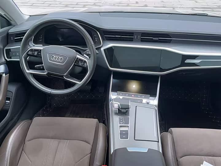 Фото 3 - Audi A7L