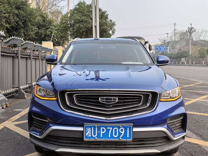 Фото 2 - Geely Atlas