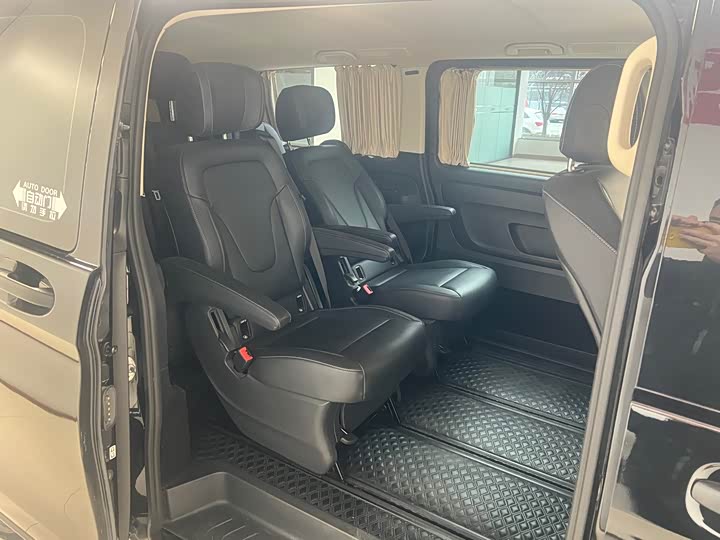 Фото 9 - Mercedes-Benz Vito