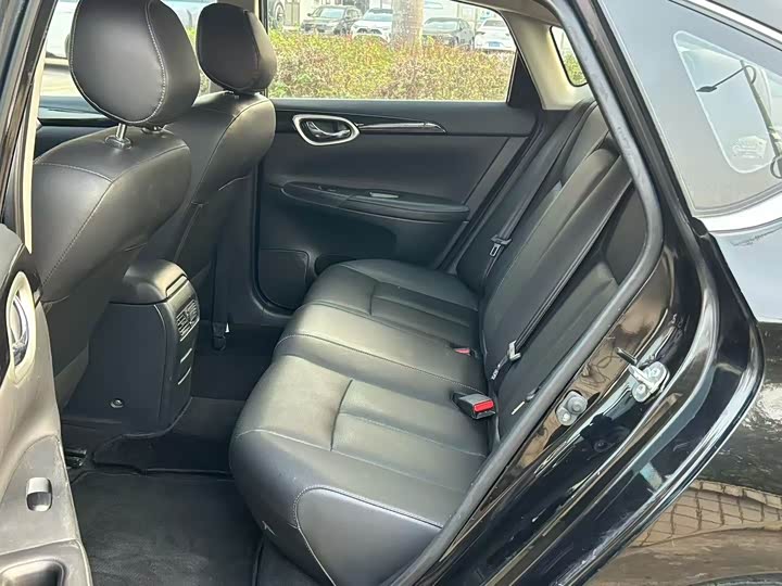 Фото 8 - Nissan Sylphy