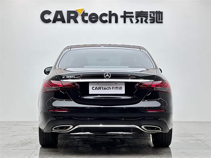 Фото 4 - Mercedes-Benz E-Class