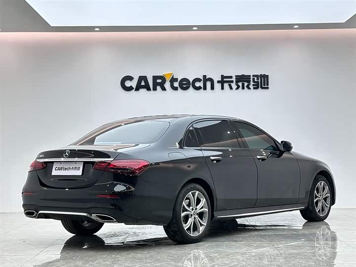 Фото 5 - Mercedes-Benz E-Class