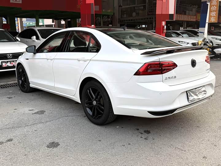 Фото 9 - Volkswagen Lamando L