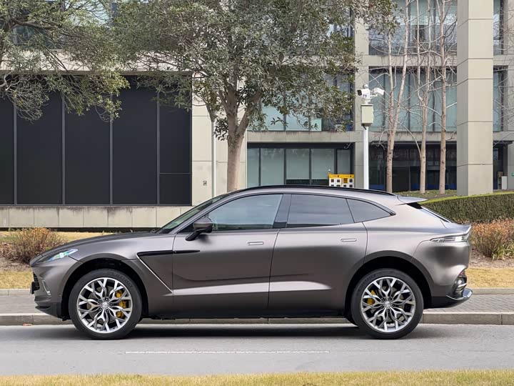 Фото 7 - Aston Martin DBX